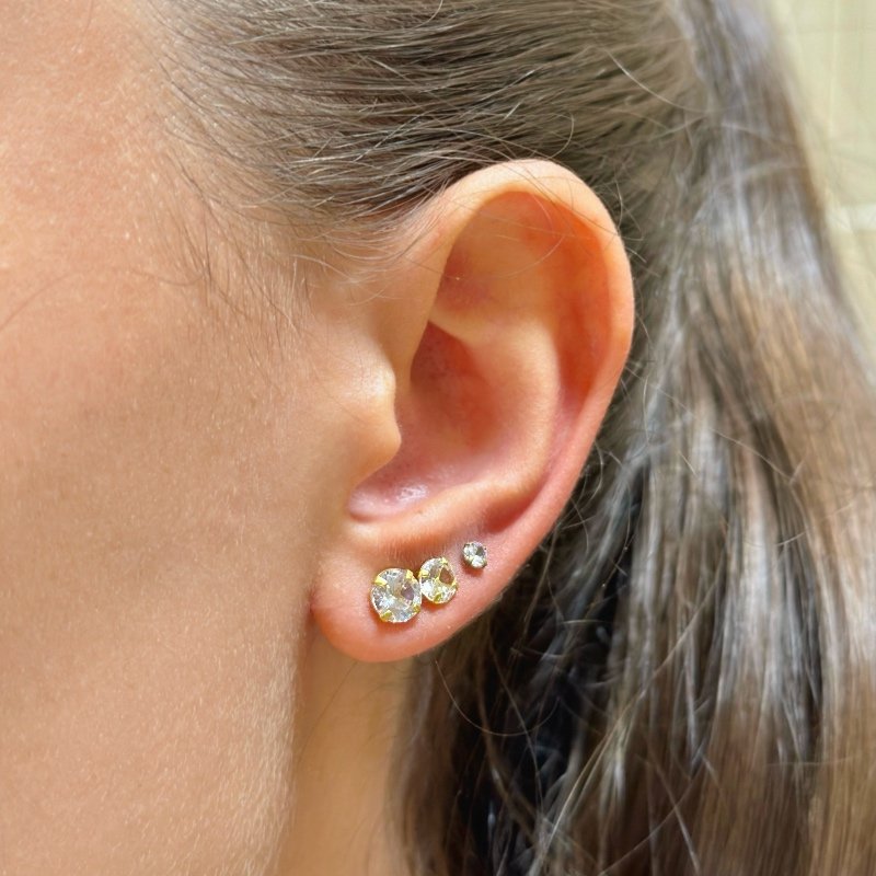 BRINCO TRIO COM PINO EM LATAO ZIRCONIA REDONDO 3-5-6 // QTDE PCT: 5 PAR // VAL UNIT: R$ 8,90