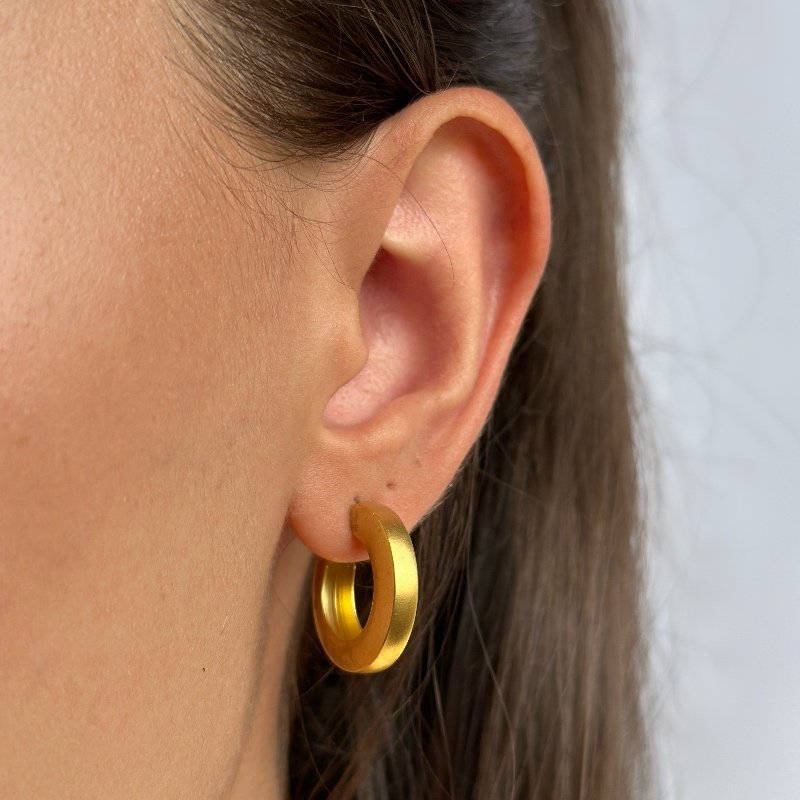 BRINCO USINADO REDONDO COM FURO // QTDE PCT: 3 PAR // VAL UNIT: R$ 11,98