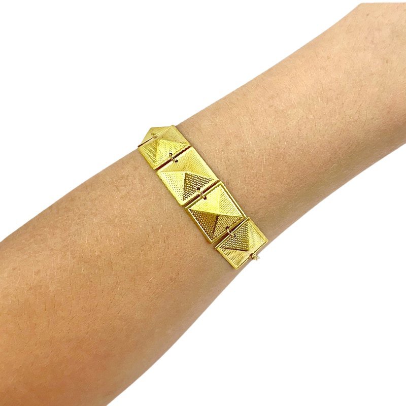 PULSEIRA PIRAMIDE 18 CM // QTDE PCT: 5 PC // VAL UNIT: R$ 4,50