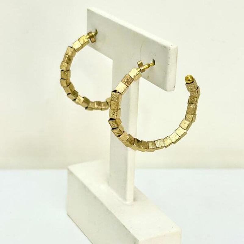 BRINCO ARGOLA CANUTILHOS QUADRADOS LIXAD // QTDE PCT: 2 PAR // VAL UNIT: R$ 15,20