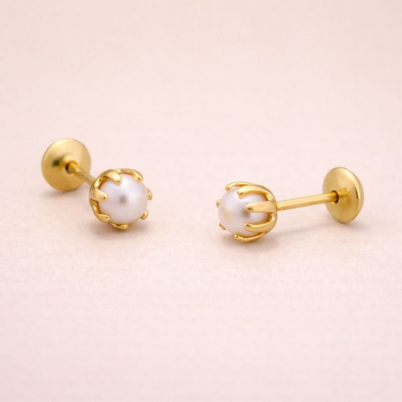 BRINCO BABY PEROLA 5MM COM TARRAXA PRESSAO BANHADA // QTDE PCT: 10 PRS // VAL UNIT: R$ 4,60