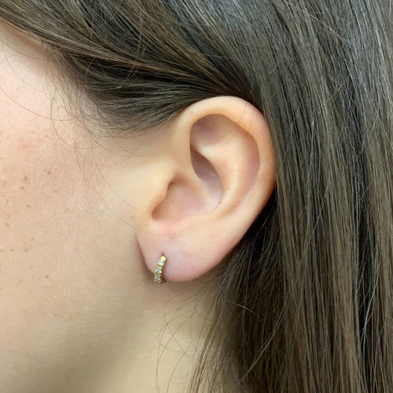 BRINCO DE ARGOLA ARTICULADA COM 16 ZIRCONIA // QTDE PCT: 5 PAR // VAL UNIT: R$ 8,17