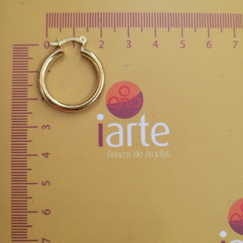 ARGOLA TUBO LISO TAM. 18MM ARGOLA TUBO LISO EM LATAO BRUTO DESIGN CLASSICO E VERSATIL IDEAL PARA MONTAGEM PROFISSIONAL // QTDE PCT: 5 PAR // VAL UNIT: R$ 5,45