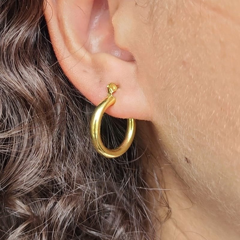 ARGOLA TUBO LISO TAM. 13MM ARGOLA TUBO LISO EM LATAO BRUTO DESIGN CLASSICO MODERNO E COMERCIAL PARA MONTAGEM PROFISSIONAL // QTDE PCT: 5 PAR // VAL UNIT: R$ 4,98