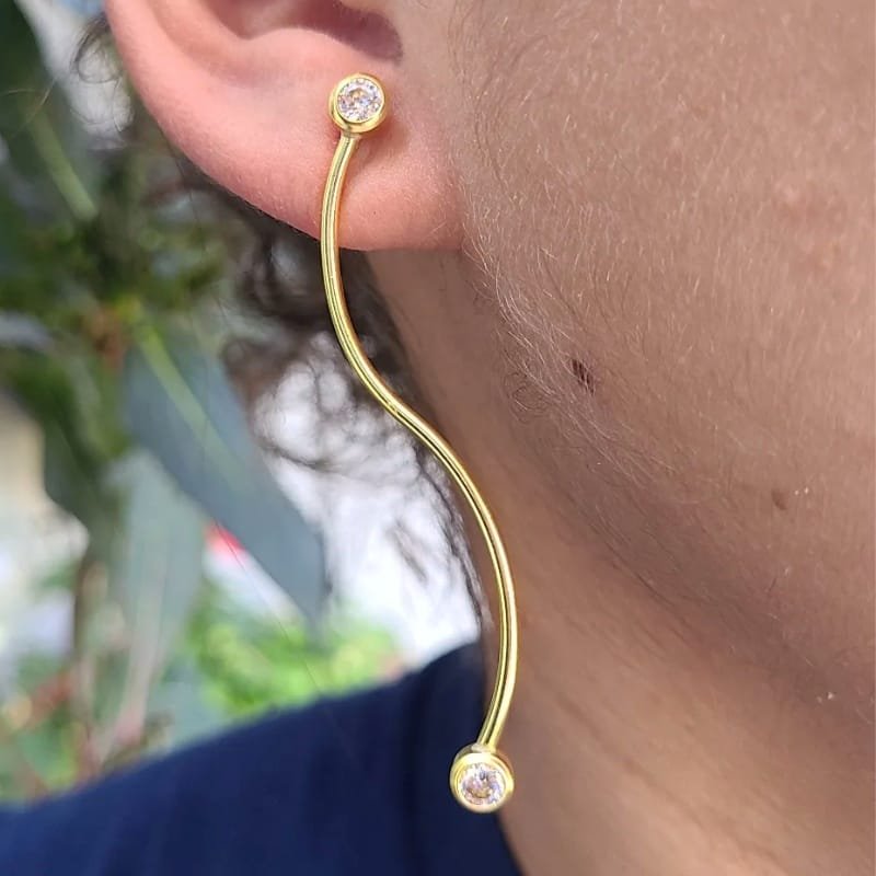 BRINCO FIO LISO COM ZIRCONIA BASE DE BRINCO LONGO CURVO EM LATAO BRUTO COM ZIRCONIAS IDEAIS PARA BANHO E MONTAGEM DE SEMIJOIAS // QTDE PCT: 3 PAR // VAL UNIT: R$ 8,40