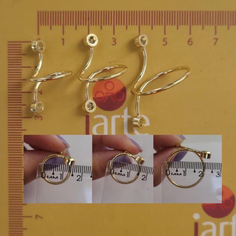 TRIO ANEL FIO LISO COM ZIRCONIA TAM 14/16/20 ANEL ABERTO EM LATAO BRUTO COM DUAS ZIRCONIAS NAS PONTAS IDEAL PARA BANHO PERSONALIZADO E REVENDA // QTDE PCT: 3 PC // VAL UNIT: R$ 4,98