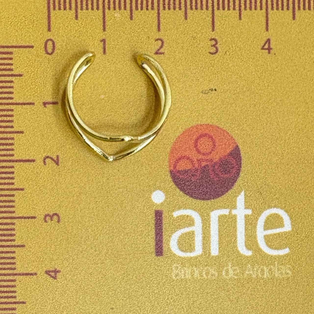 ANEL REGULAVEL 2 V PARA FORA TAM 14/18/22 ANEL DE FIO ABERTO EM LATAO BRUTO DESIGN GEOMETRICO MODERNO E DELICADO // QTDE PCT: 3 PC // VAL UNIT: R$ 4,26